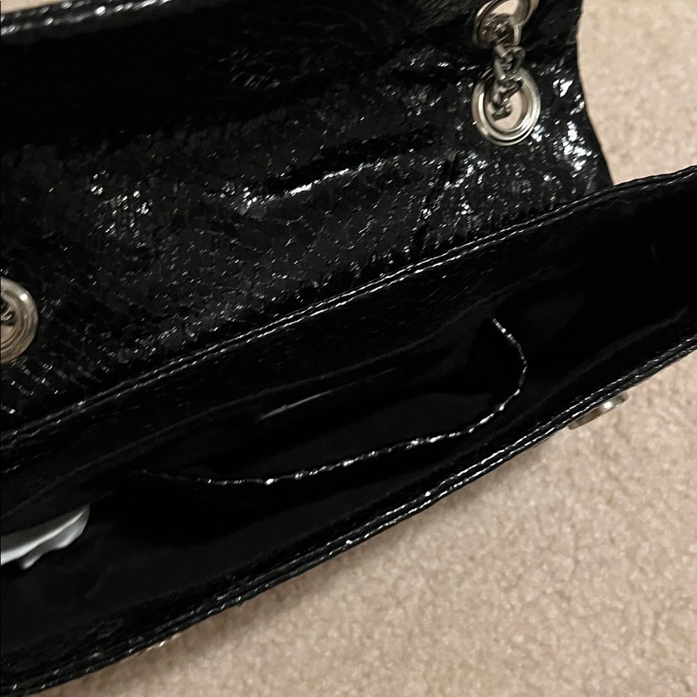 Betsey Johnson Black Slither And Shine Crossbody Faux Snakeskin Wolf Purse NWOT - Picture 7 of 8